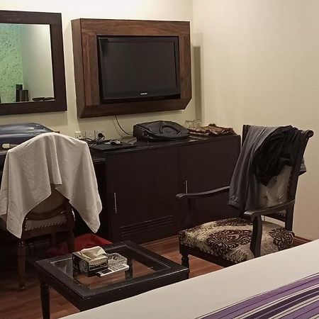 Hira Guest House Karachi Esterno foto