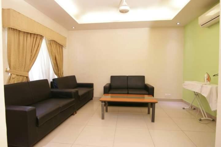 Hira Guest House Karachi Esterno foto