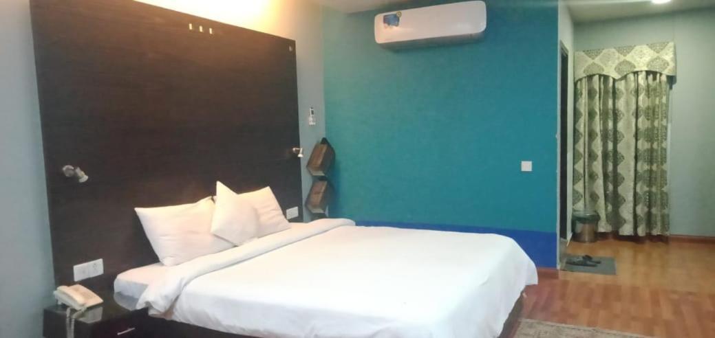 Hira Guest House Karachi Esterno foto