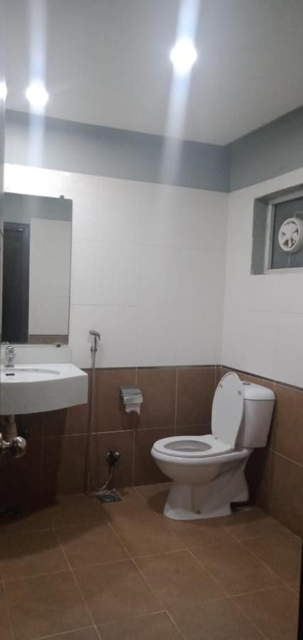 Hira Guest House Karachi Esterno foto
