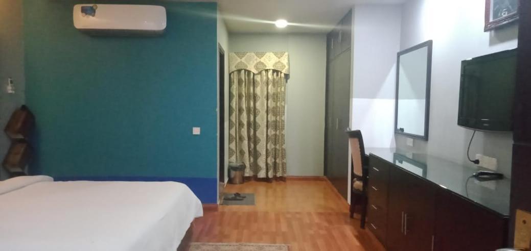 Hira Guest House Karachi Esterno foto