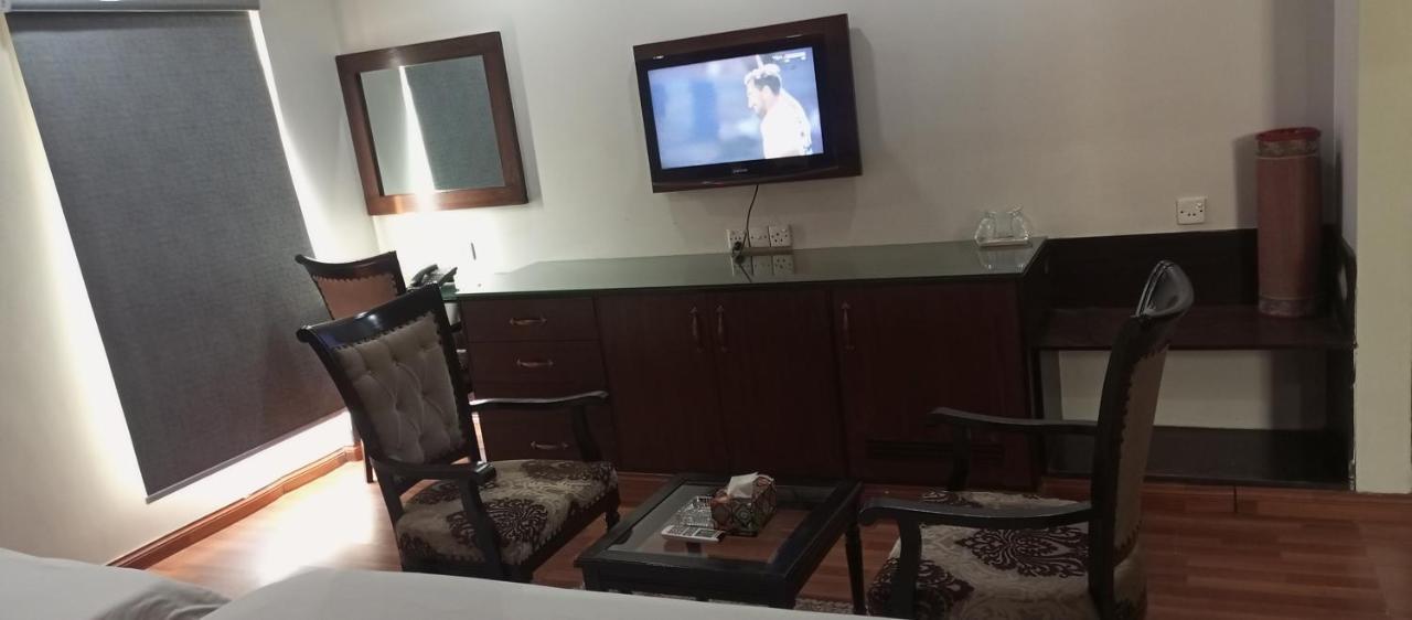 Hira Guest House Karachi Esterno foto