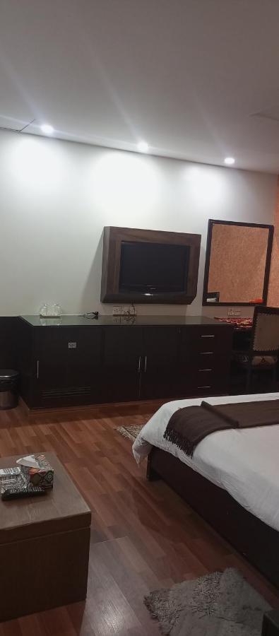 Hira Guest House Karachi Esterno foto