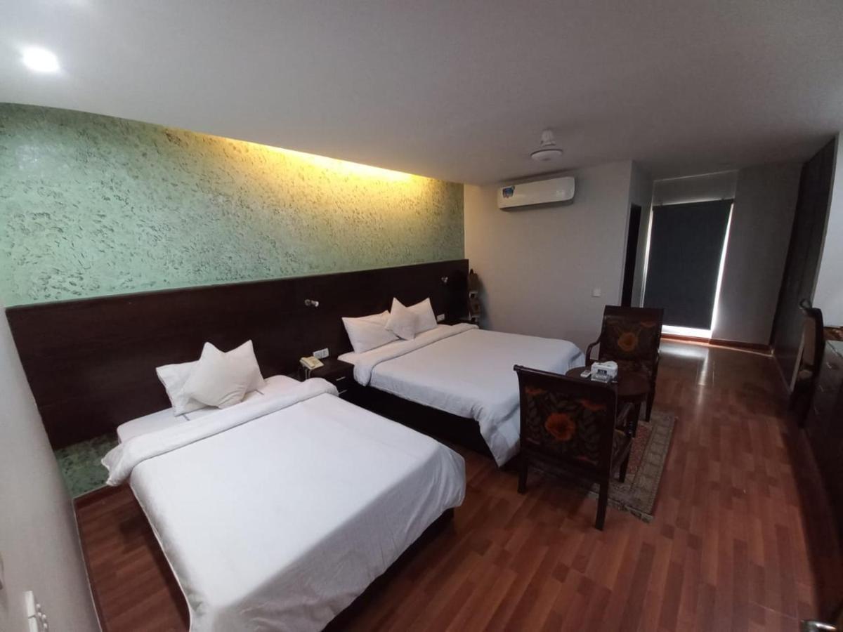 Hira Guest House Karachi Esterno foto