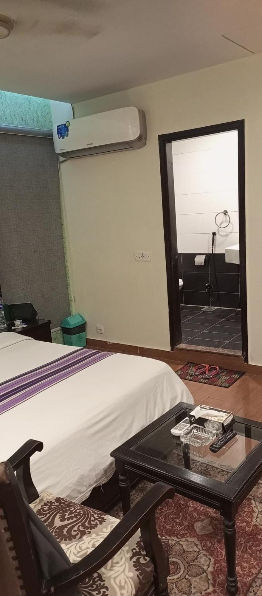 Hira Guest House Karachi Esterno foto
